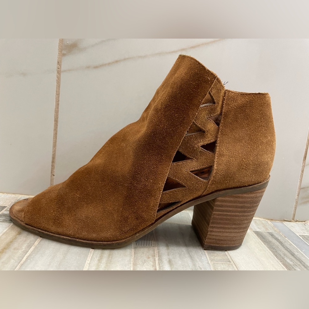 Lucky Brand peep-toe booties with cutouts in brown tan suede size 8 - Picture 9 of 15